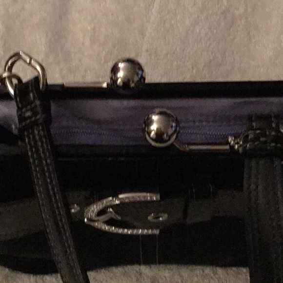 Coach KISS Me clutch - Picture 3 of 3